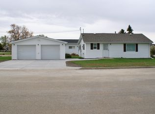 603 5th St SE, Devils Lake, ND 58301