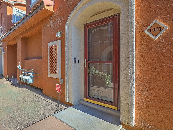 3rd image of 601 Menaul Blvd NE Unit 1901