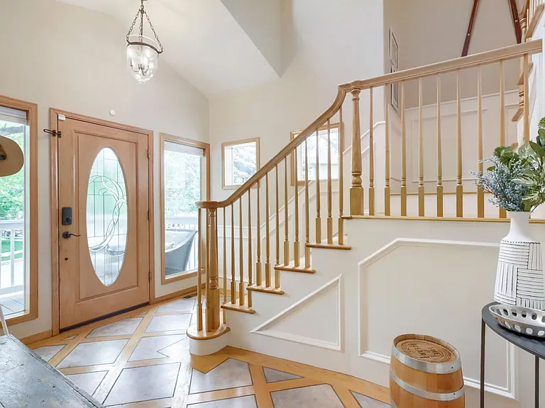 1244 Oakleaf Cir — Photo 2