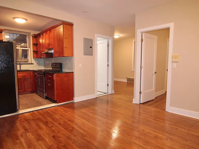 4403 31st Ave #2R — Photo 6