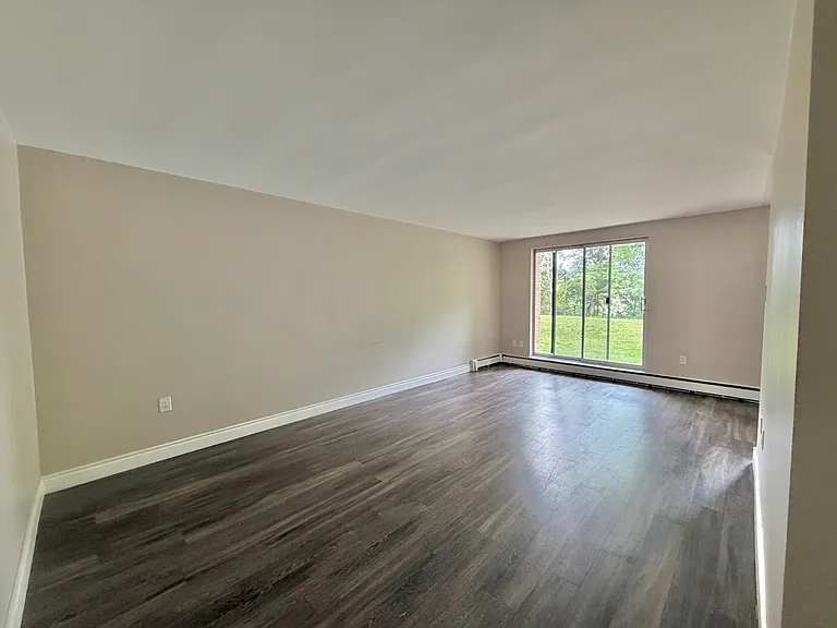 750 Kipps Ln #2 — Photo 3