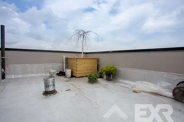 Rented by EXR | media 6