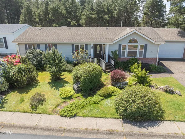 1215 SW Ocean Hills Dr, Waldport, OR 97394