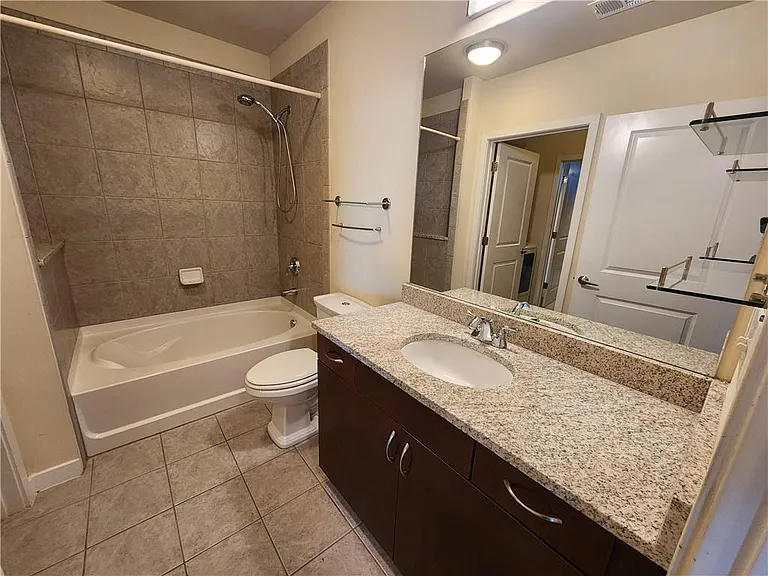 400 W Peachtree St NW #1614 — Photo 14
