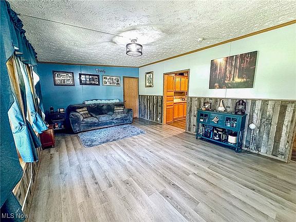 4th image of 120 Woodbine Dr