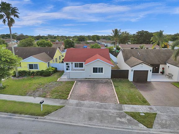 2nd image of 3302 NW 203rd St