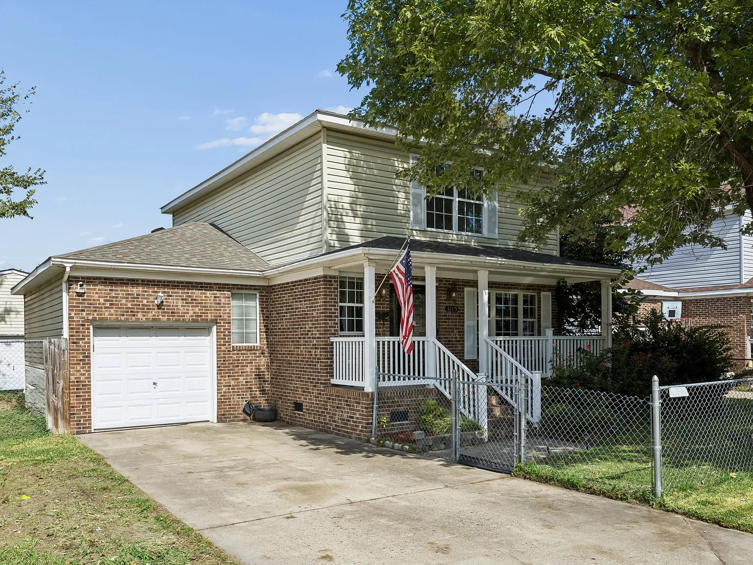 4 bed, 2080 sqft, $2,400 — Photo 2