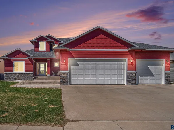 301 N Sugar Leaf Ln, Sioux Falls, SD 57110