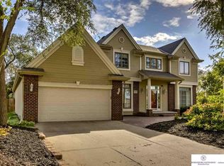 16827 O Cir, Omaha, NE 68135