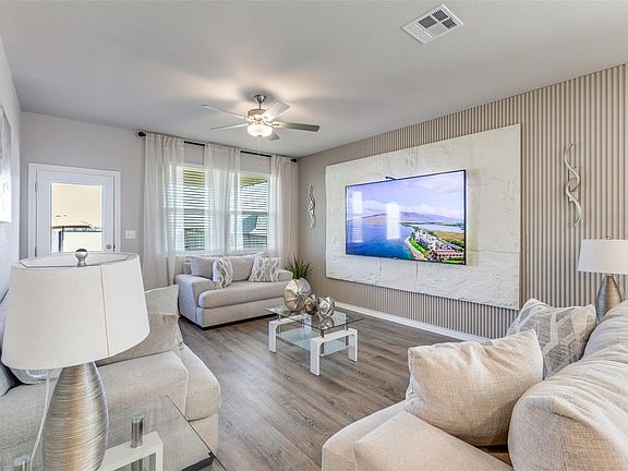 2nd image of 152 Papaya Dr