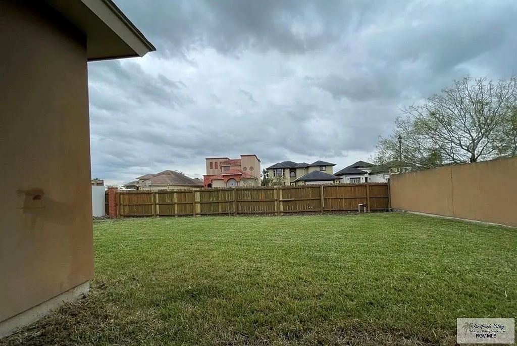 Building Photo - 2459 Salerno Dr