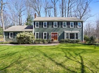 16 Wehrli Rd, Long Valley, NJ 07853
