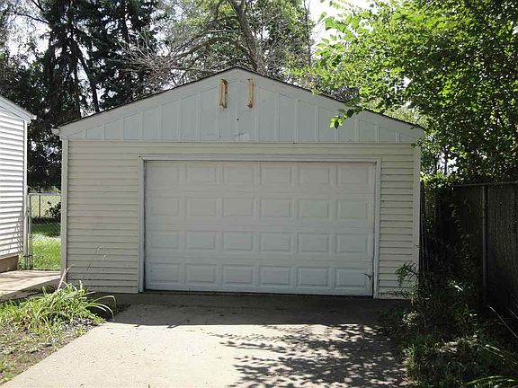 3rd image of 719 Copper Dr