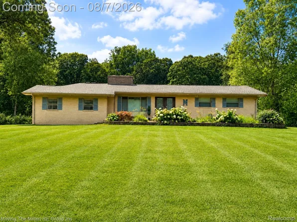 24294 Martinsville Rd, Belleville, MI 48111