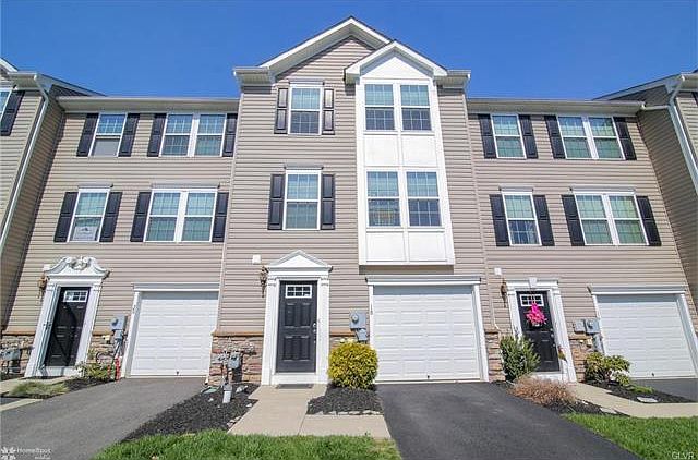 1st image of 18 Gold Rose Ln