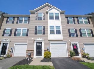 18 Gold Rose Ln, Easton, PA 18045