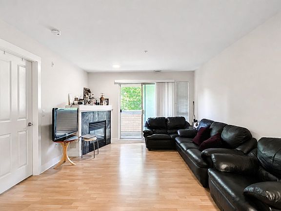 2nd image of 2338 Western Pkwy #208