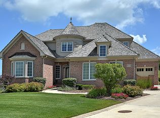 915 Middleton Ln, Barrington, IL 60010