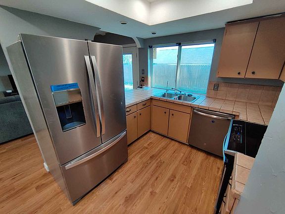 4th image of 2124 Bordeaux Dr #1