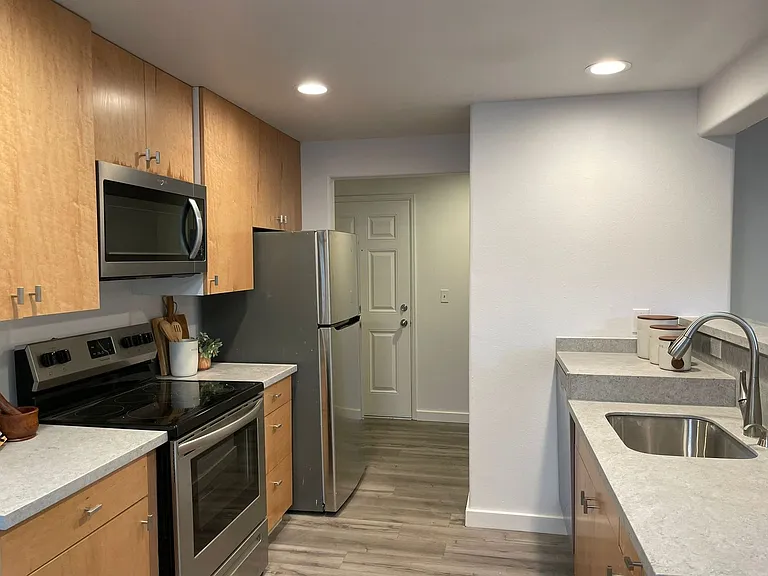 Sherwood Terrace Apartments — Photo 7