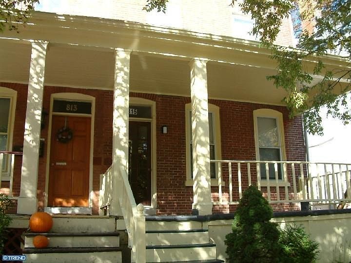 1st image of 815 N Jackson St APT 1