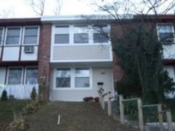 121 Rolling Way, Peekskill, NY 10566