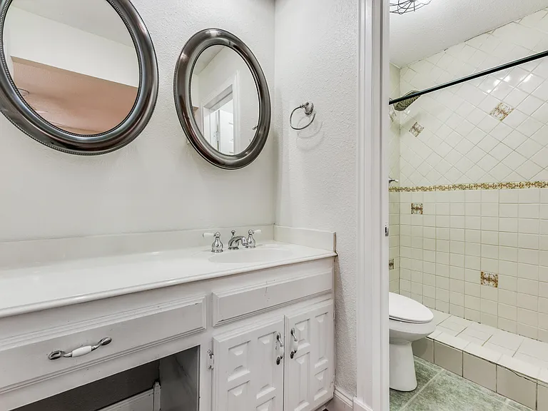 1607 Heather Glen Ct — Photo 5