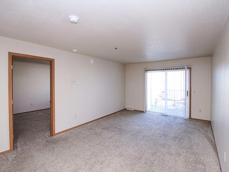 Bennington Hill Apartments — Photo 10