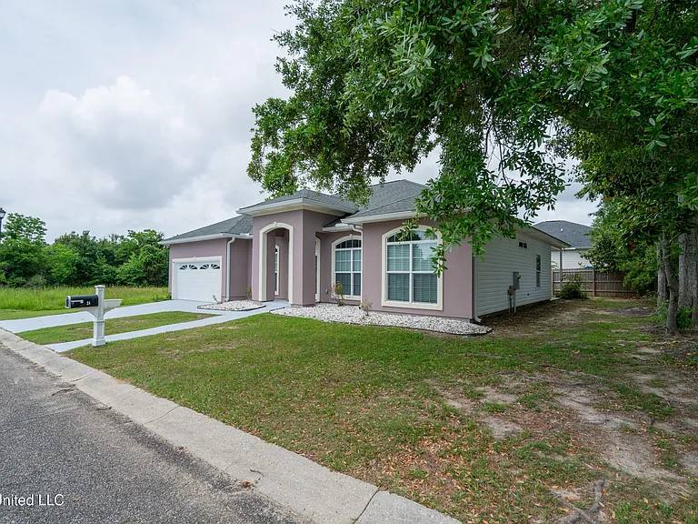 24 Pelican Cove Ln — Photo 3