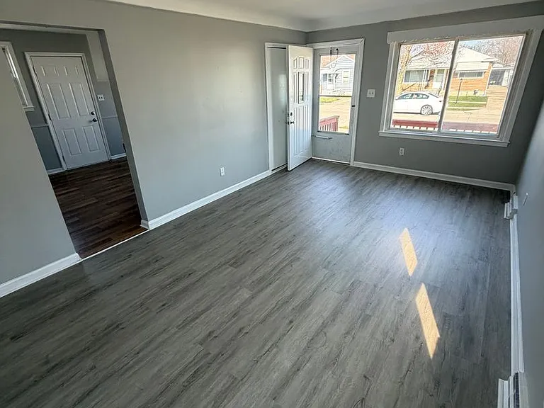 24593 Wilmot Ave — Photo 4