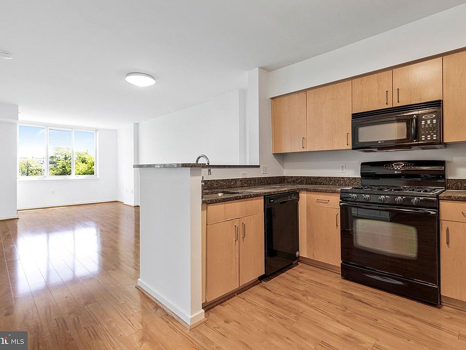 1st image of 1000 New Jersey Ave SE APT 321