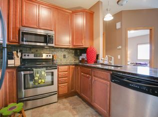 8632 Savanna Oaks Bay UNIT B, Woodbury, MN 55125