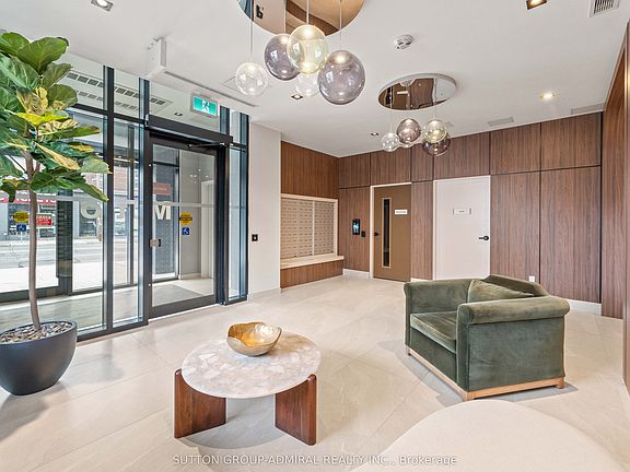 5th image of 758 Dovercourt Rd #207