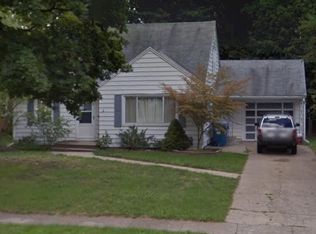 2114 Golfview Ave, Kalamazoo, MI 49001