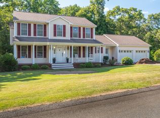 25 Regent Ct, Swansea, MA 02777