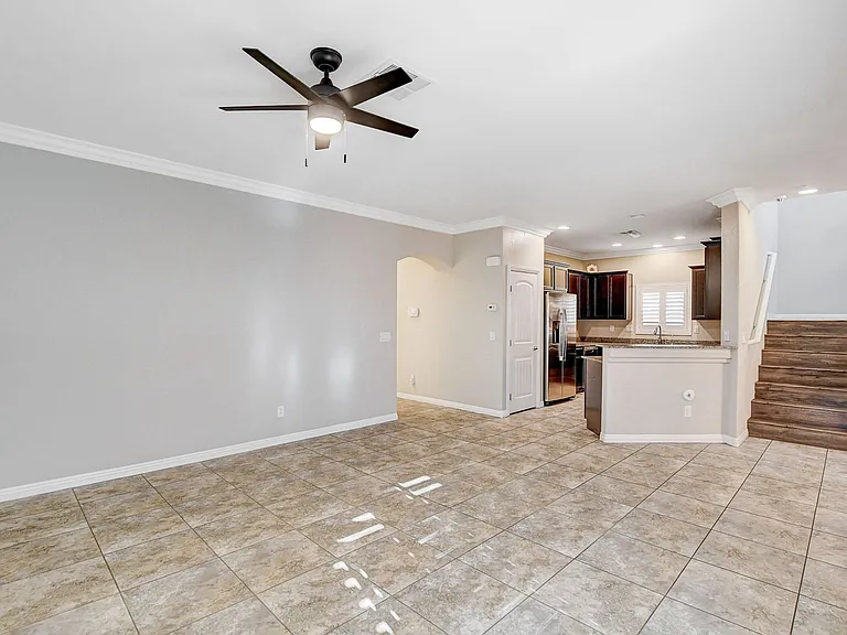 9634 Volk Ave — Photo 4