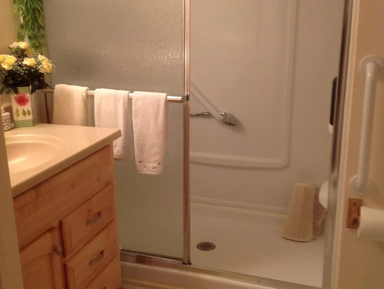 1 bed, 1200 sqft, $1,200 — Photo 2