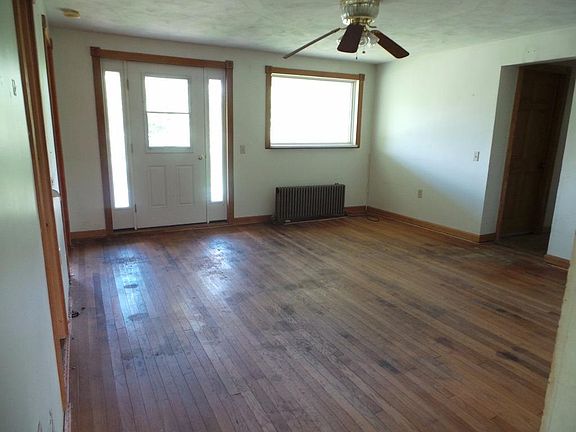 5th image of 154 Crandall St