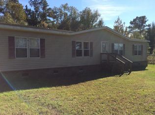 371 Gilmore Ln, Ridgeville, SC 29472