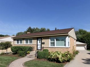 427 Vassar Ln, Des Plaines, IL 60016
