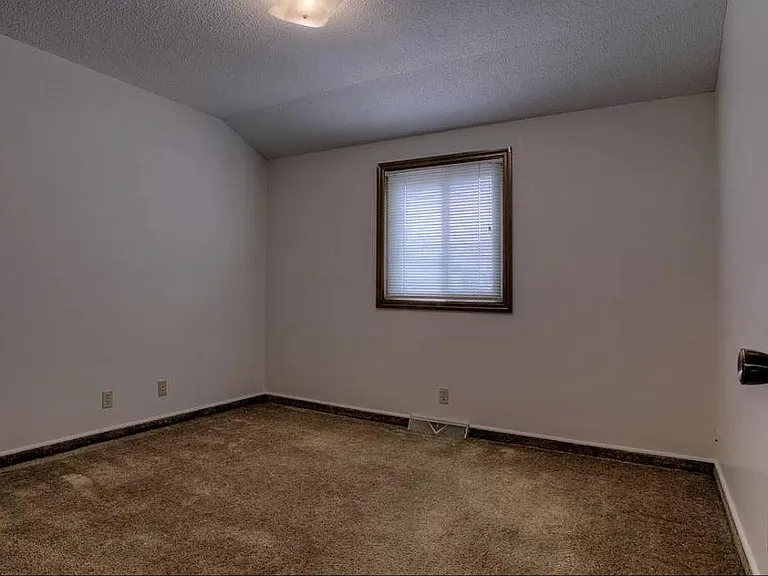 10486 Ruggles Plz #1 — Photo 9