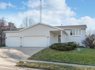 3725 11th Ave SW, Rochester, MN 55902