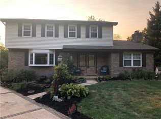 12487 Longview Dr, Irwin, PA 15642