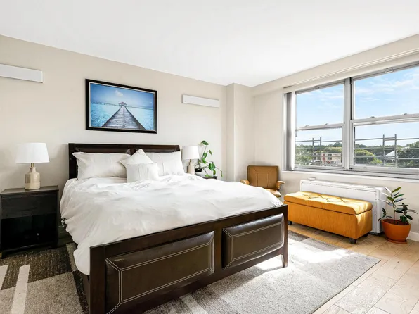 70-25 Yellowstone Boulevard image 22 of 34