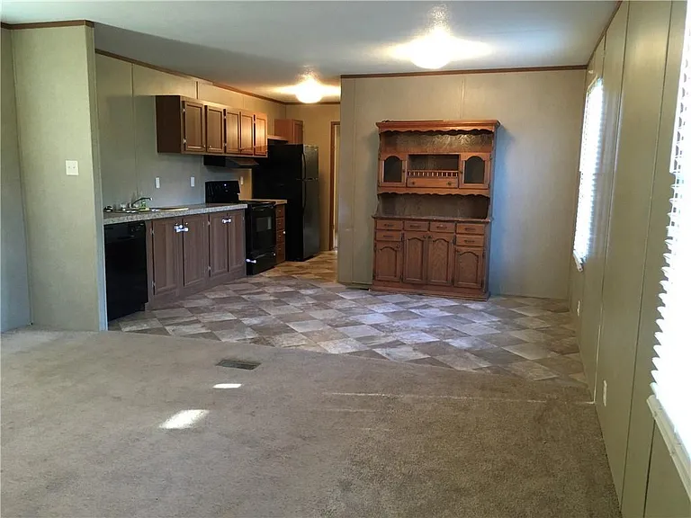 1719 Watterson Rd — Photo 3