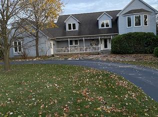 375 Olivewood Ct, Rochester, MI 48306