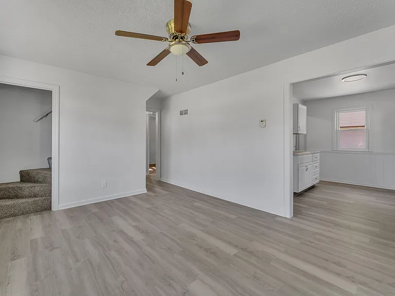 610 Elm St — Photo 13