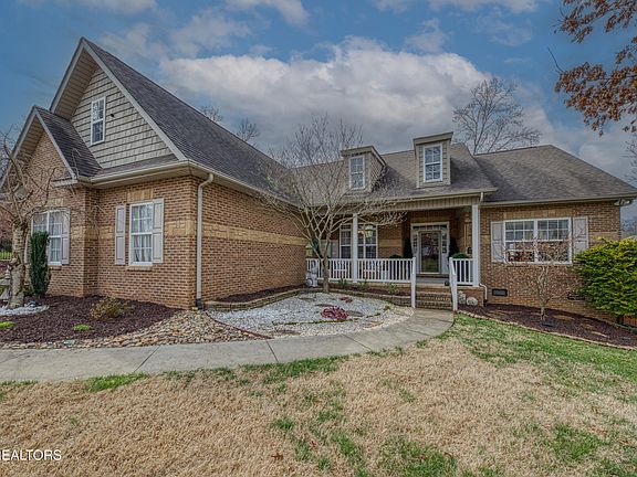 4th image of 563 Yellowstone Ln