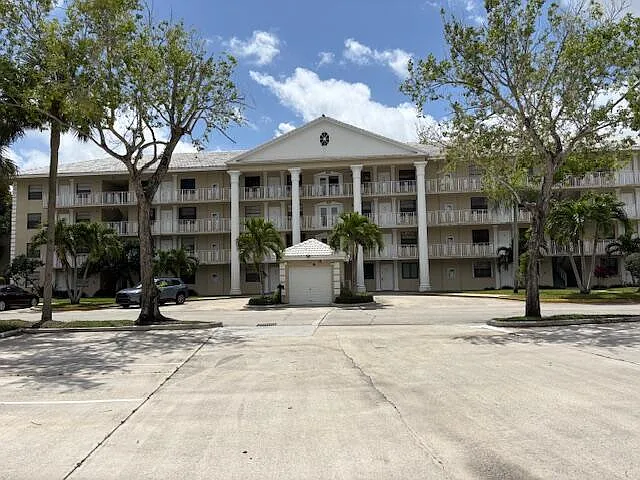 2 bed, 2.0 bath, 1437 sqft, $2,500 — Photo 1