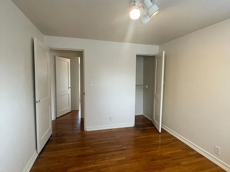 1127 W Mulberry St — Photo 10